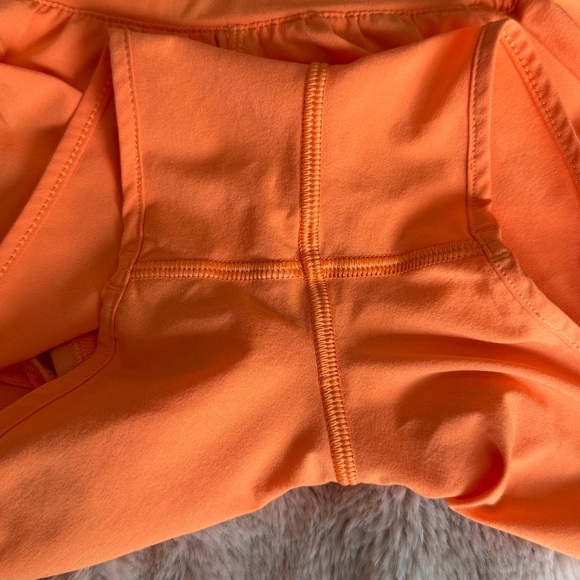 Lululemon Hotty Hot 2.5" - Picture 4 of 4